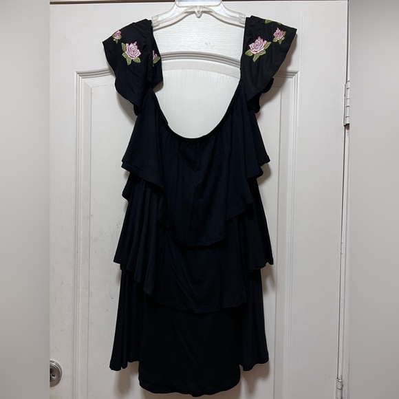 VaVa  ROESIA OFF SHOULDER DRESS (Black), size Large. NWOT. 3 Tier Ruffle - Picture 8 of 8